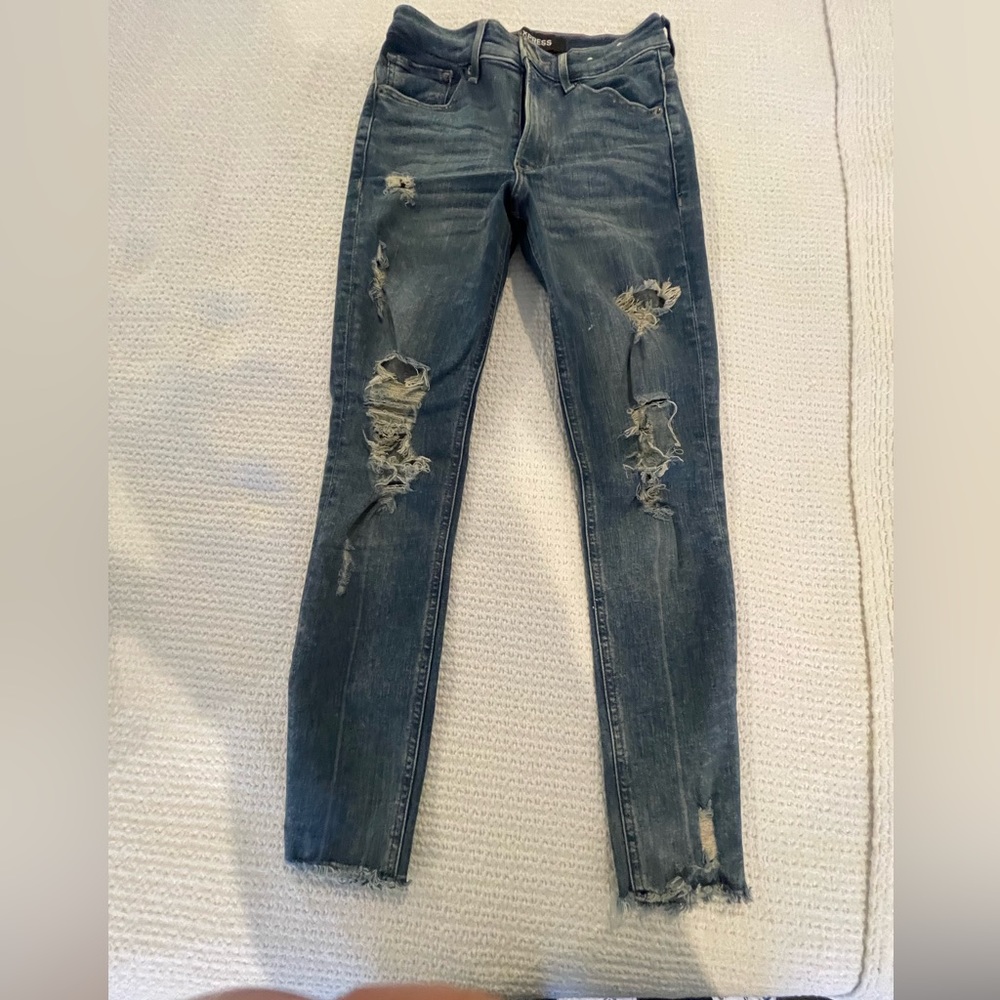 3 pairs of skinny jeans size 0.